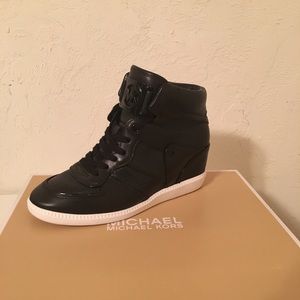 Michael Kors High Top Sneakers Size 8